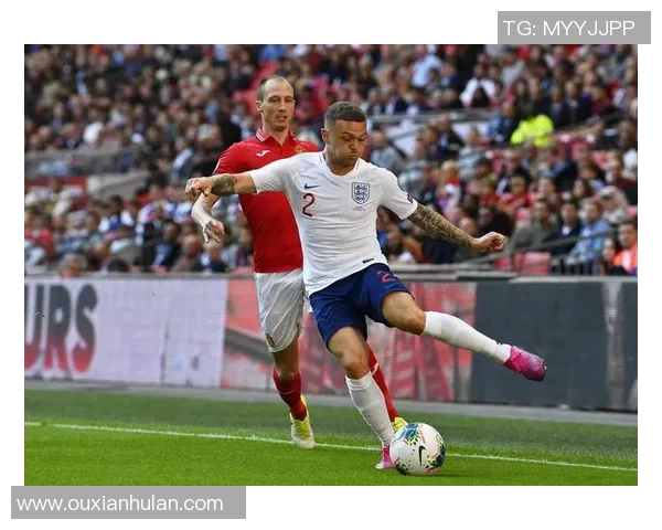 TA：英格兰阵型竞赛剧烈，边际球员仍有时机当选