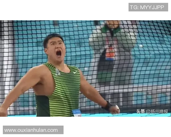 全运会开幕式江苏代表团进场,亚运会链球冠军王琦担任旗手 全运会开幕式江苏代表团进场,亚运会链球冠军王琦担任旗手